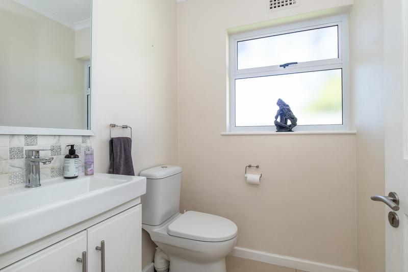 3 Bedroom Property for Sale in Constantia Western Cape